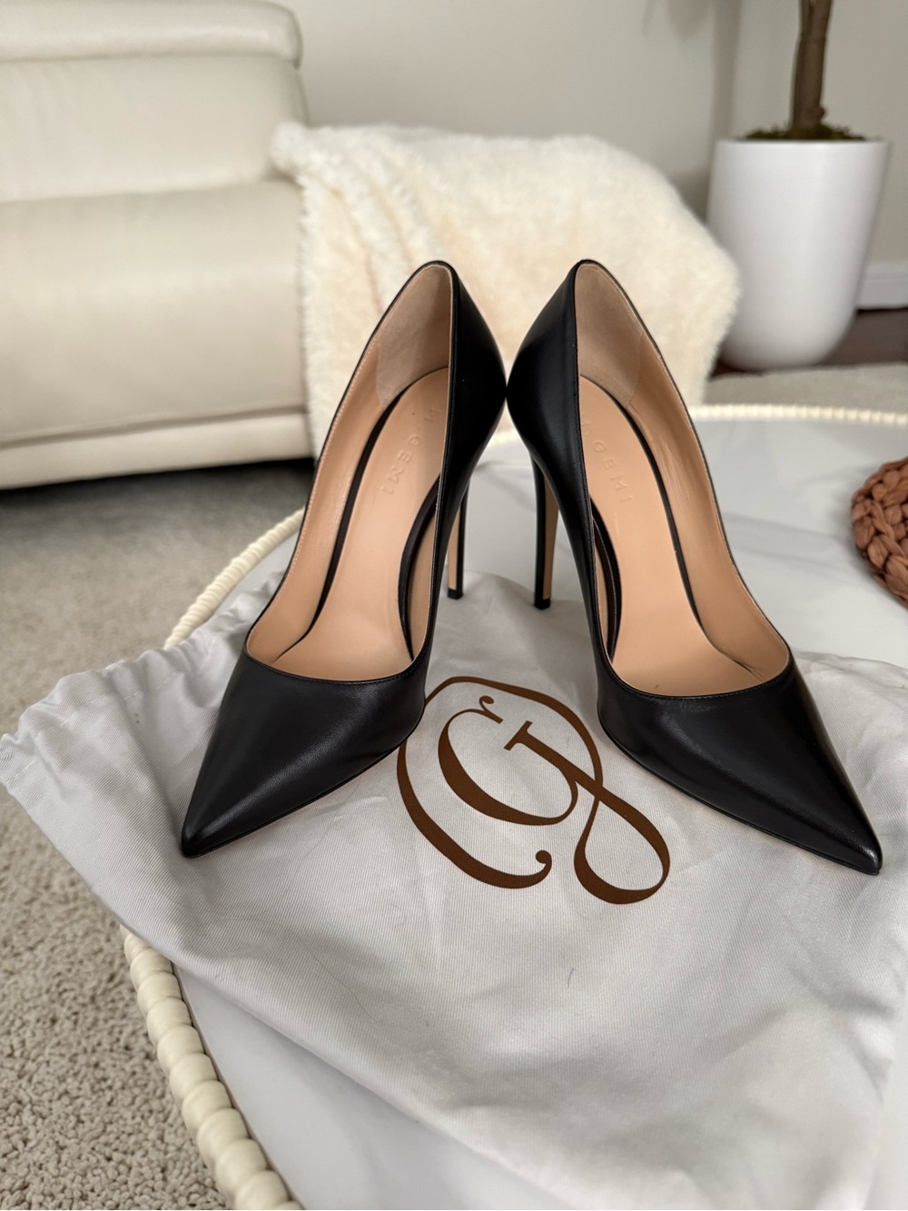 M.GEMI Black Leather Pointed Toe Stiletto Pumps Heels Size 38 Made in Italy
